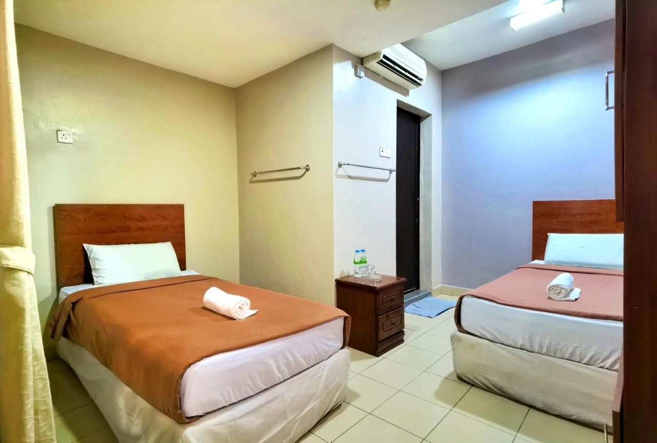 Tropicana Hotel Gemas Exterior photo