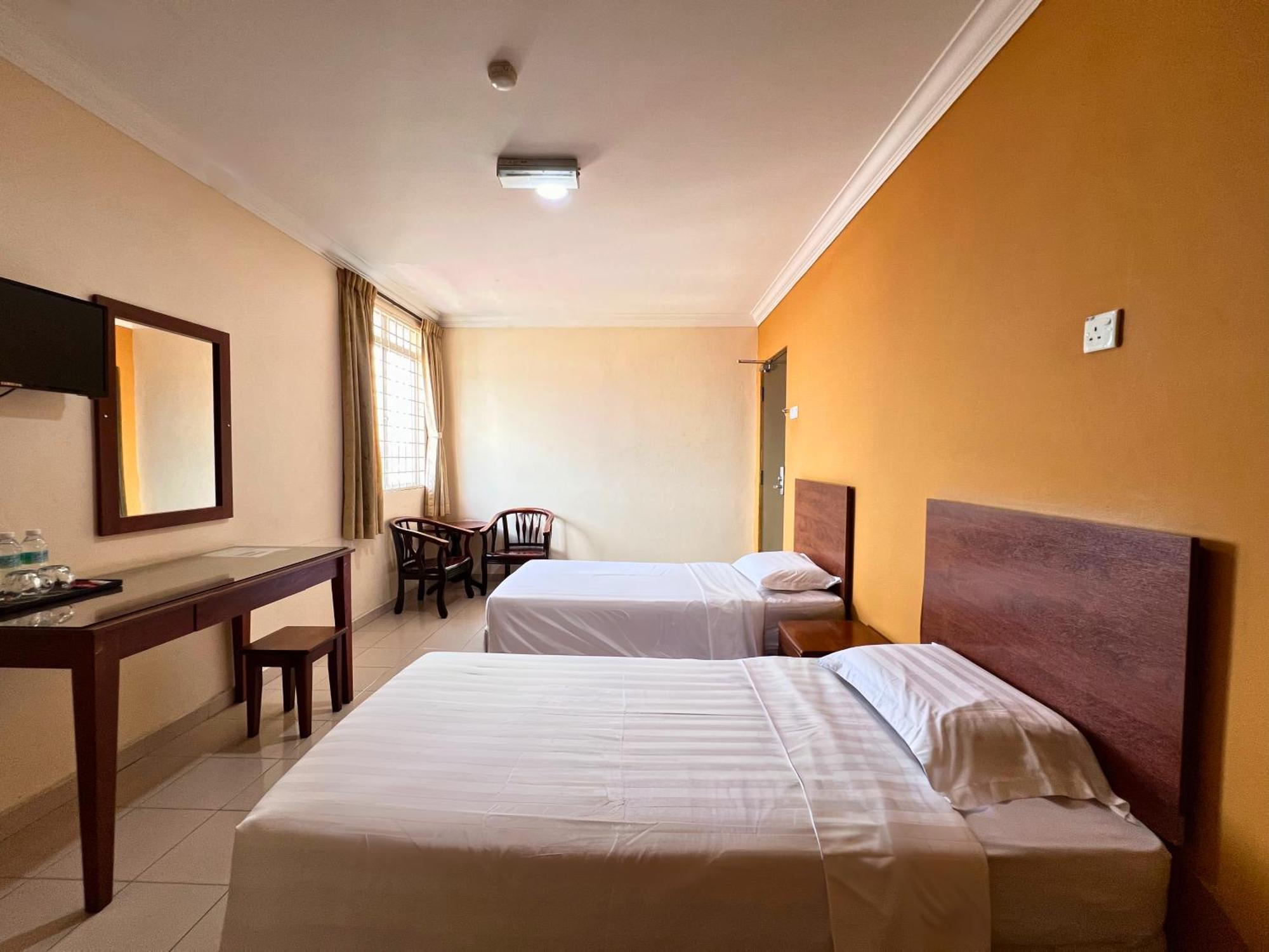 Tropicana Hotel Gemas Exterior photo